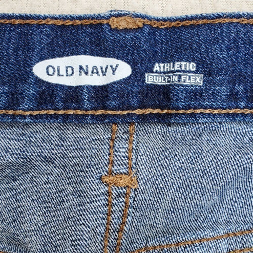 Old Navy Athletic Built-In Flex Jeans 31W x 30L - Picture 2 of 4